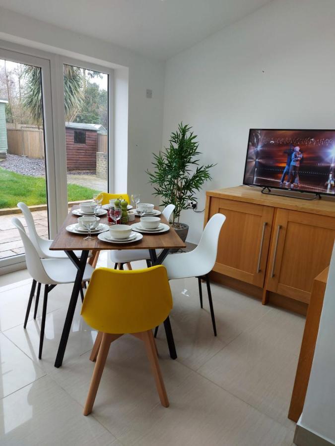 Central Ashford Stay - Contractors & Families Welcome - Free Parking Exteriör bild