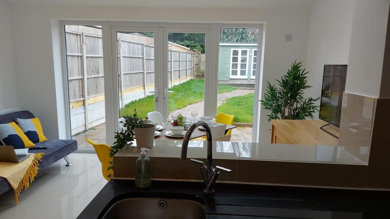 Central Ashford Stay - Contractors & Families Welcome - Free Parking Exteriör bild