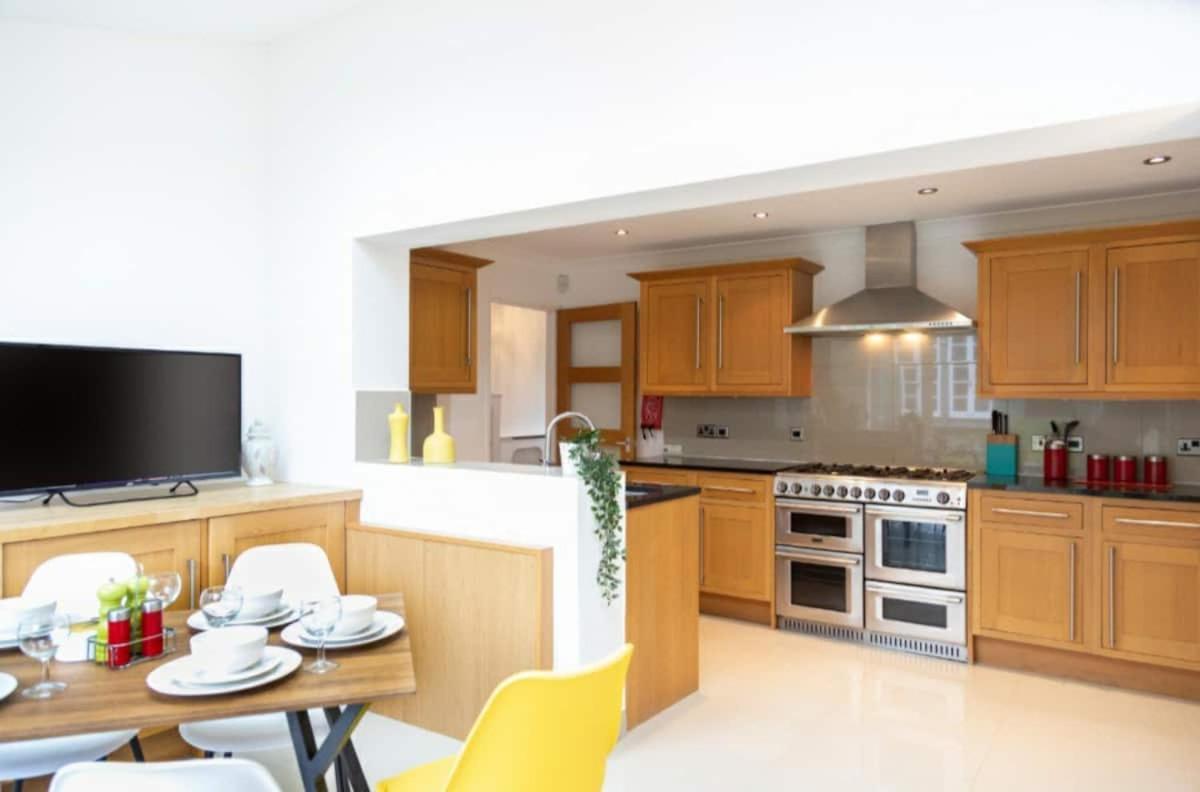 Central Ashford Stay - Contractors & Families Welcome - Free Parking Exteriör bild